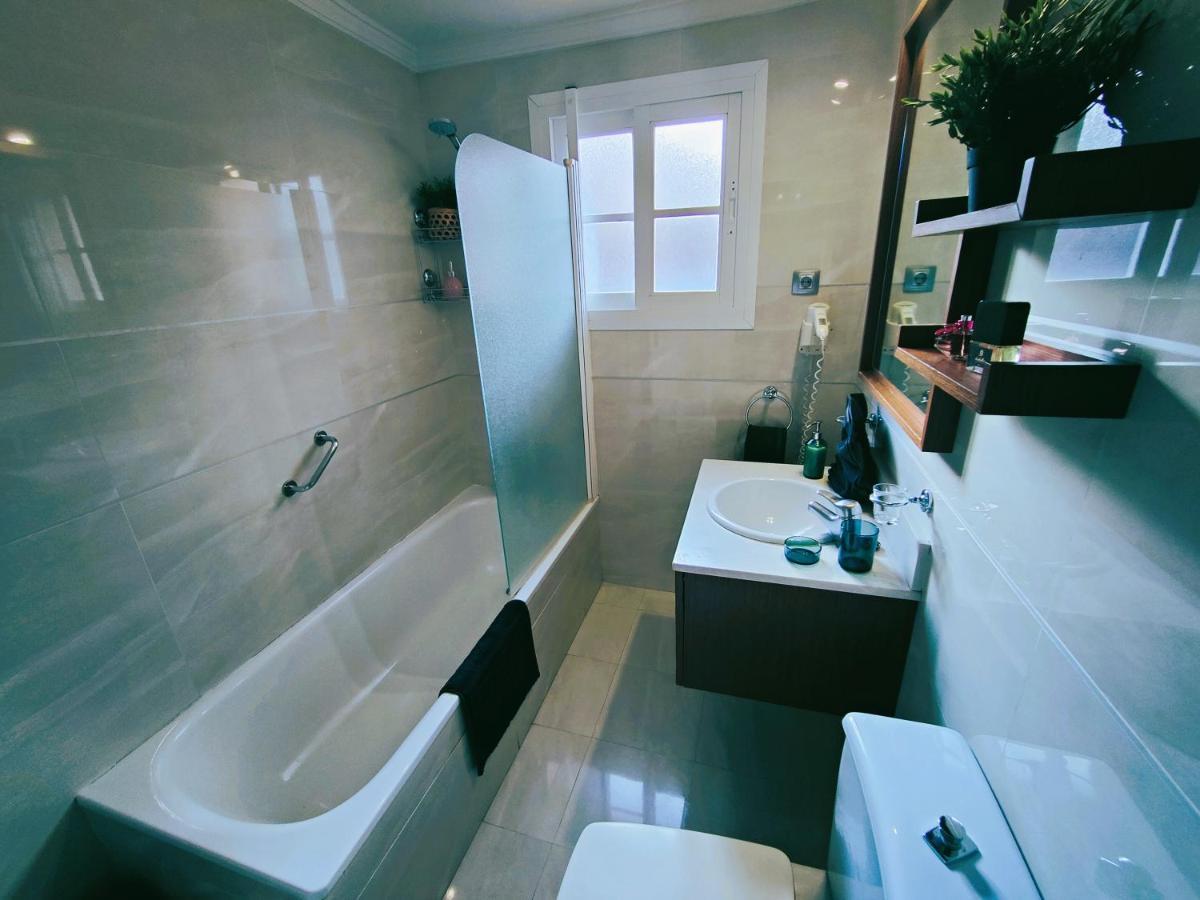 מאלגה Sage Palm Apartment By Namaste Elite מראה חיצוני תמונה